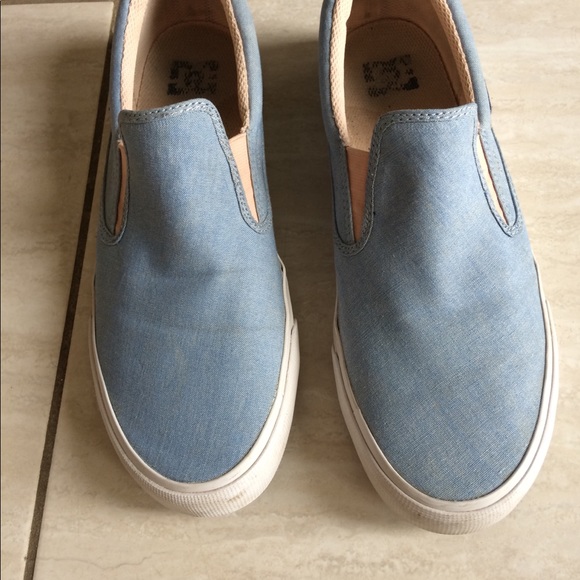 DC Other - DC Men’s slip on sneakers. Size 11, EUC